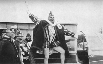 Auch der Karneval geht nicht spurlos am Butz vorbei. Das Dreigestirn flog 1970 mit: Prinz Rolf I, Bauer Erich und Jungfrau Josefine